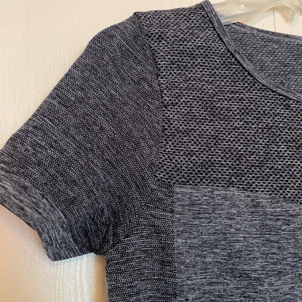 Fabletics Top - Picture 2 of 7